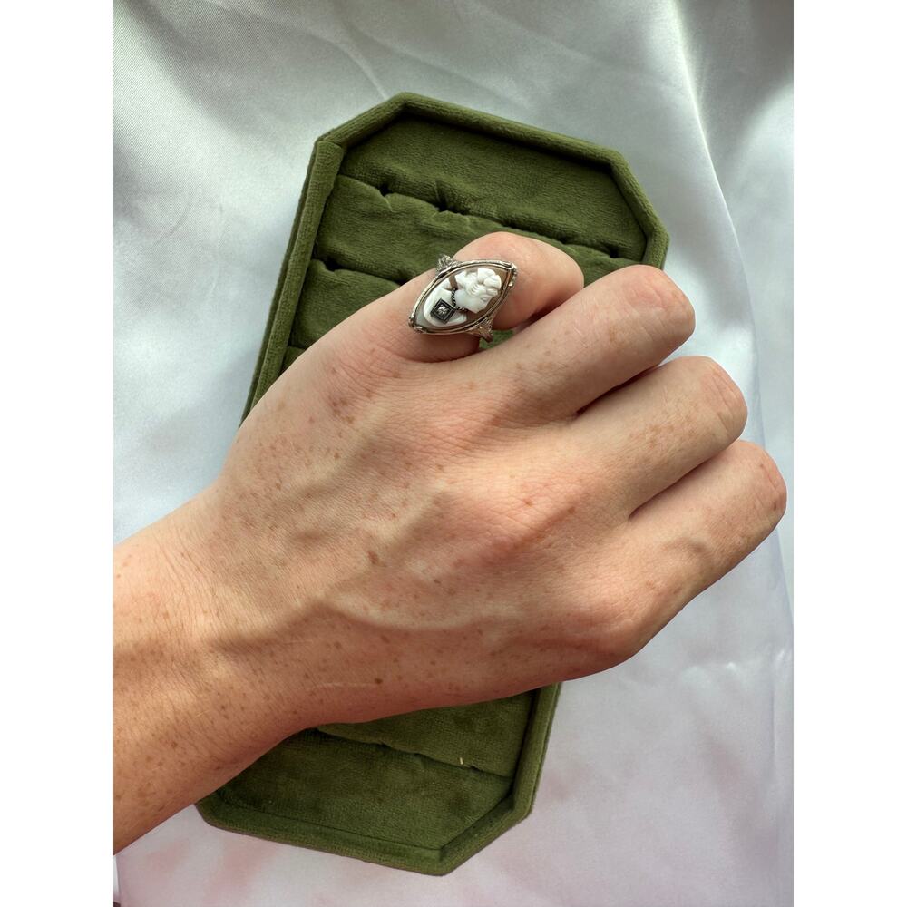 14k White Gold Antique Cameo Flip Ring - Picture 4 of 8